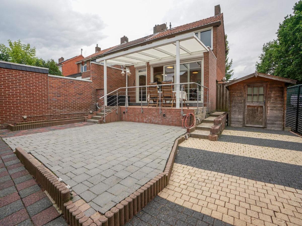 Terraced House In Kerkrade With A Garden Villa Exterior foto